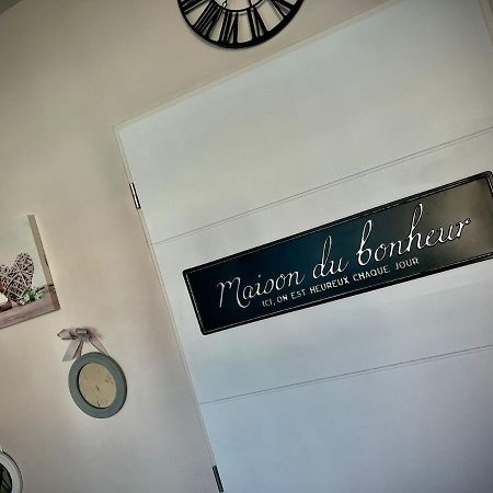 Logement Privatif Avec Jacuzzi Apartment Bergues Exterior photo